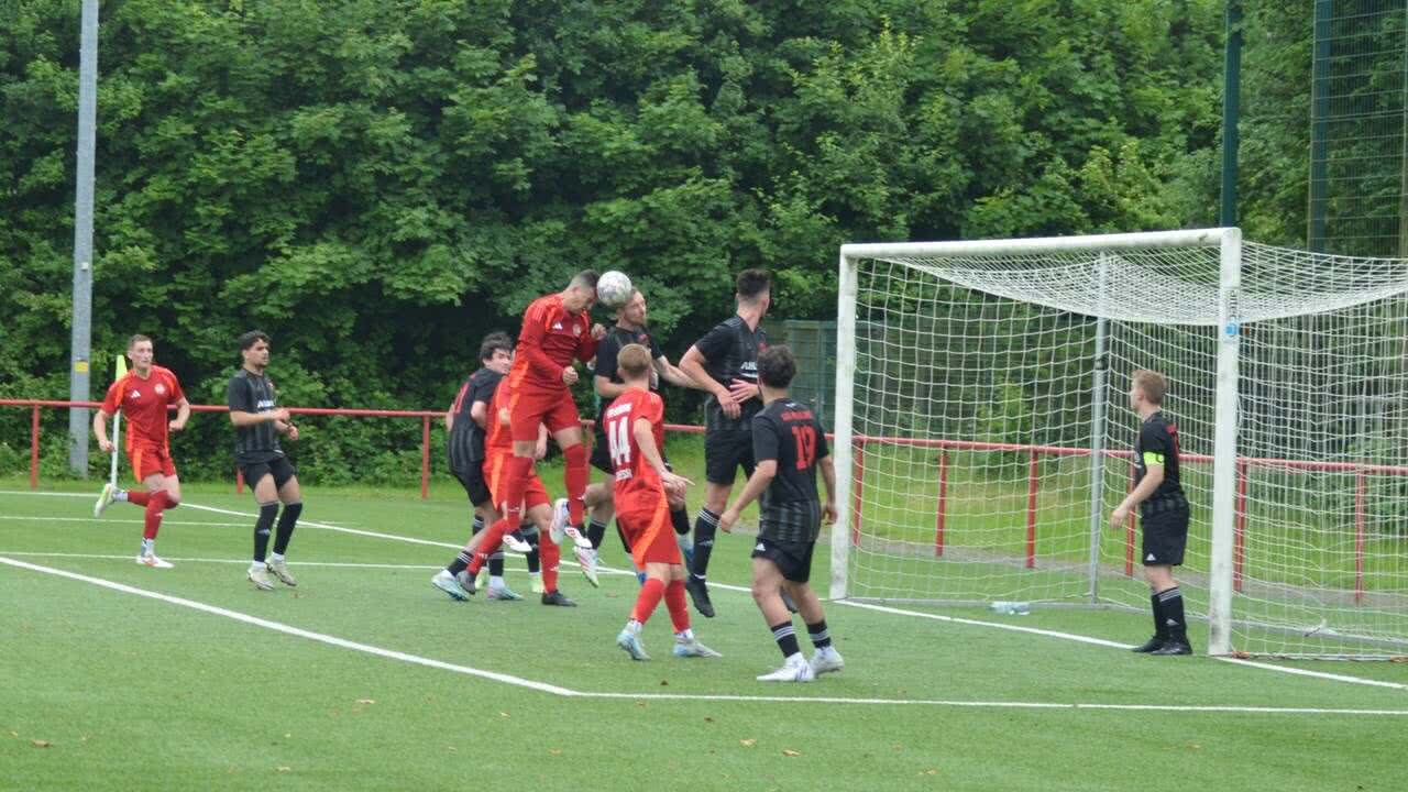 Spielszene 1, Mannschaft
